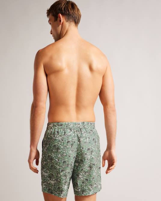 Ted Baker hombres 2ZFP1545 ropa kita shorts de baño con estampado floral y camuflaje caqui