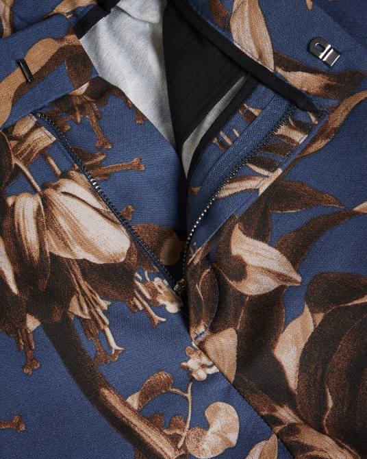 Ted Baker hombres 2ZFP1457 ropa pantalones cortos con estampado botánico canriya Armada