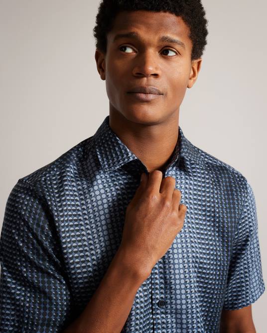 Ted Baker hombres 2ZFP1540 ropa camisa munden de lyocell manga corta con estampado geométrico Armada