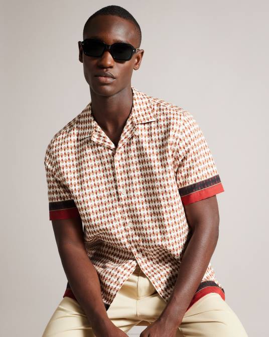 Ted Baker hombres 2ZFP1578 ropa camisa braemar de manga corta con estampado de bordes geométricos blanco