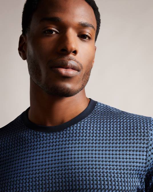 Ted Baker hombres 2ZFP1332 ropa camiseta ronete regular fit con estampado geométrico azul oscuro