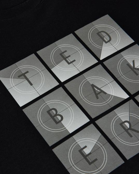 Ted Baker hombres 2ZFP1589 ropa camiseta farow de manga corta y ajuste regular con la marca negro