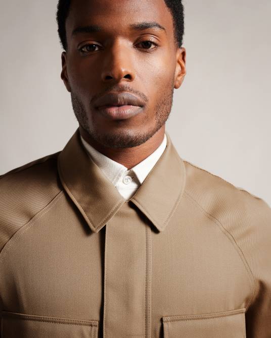 Ted Baker hombres 2ZFP1260 ropa chaqueta finnj de pura lana con mangas raglán natural