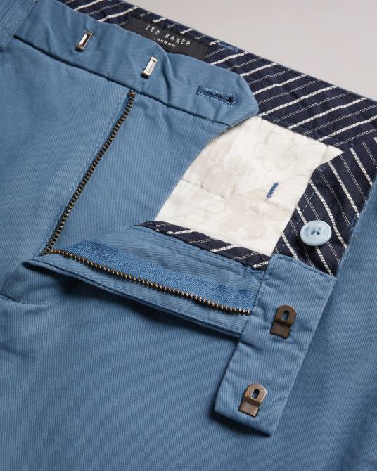 Ted Baker hombres 2ZFP1222 ropa chinos slim genay cielo azul