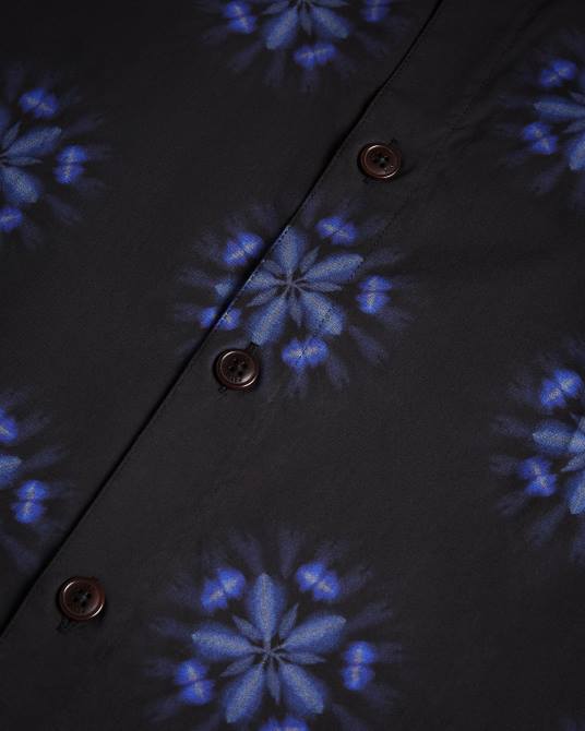 Ted Baker hombres 2ZFP1649 ropa camisa paden de manga corta con estampado floral negro