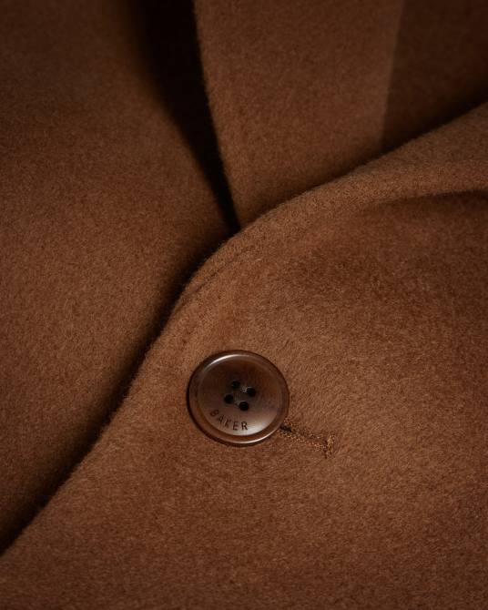 Ted Baker hombres 2ZFP1672 ropa abrigo con solapa de pico marrón claro