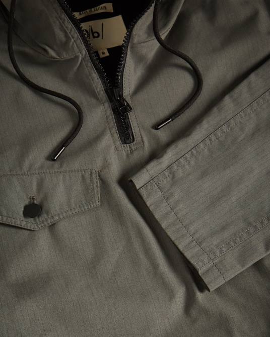 Ted Baker hombres 2ZFP1720 ropa anorak con capucha chesnel gris
