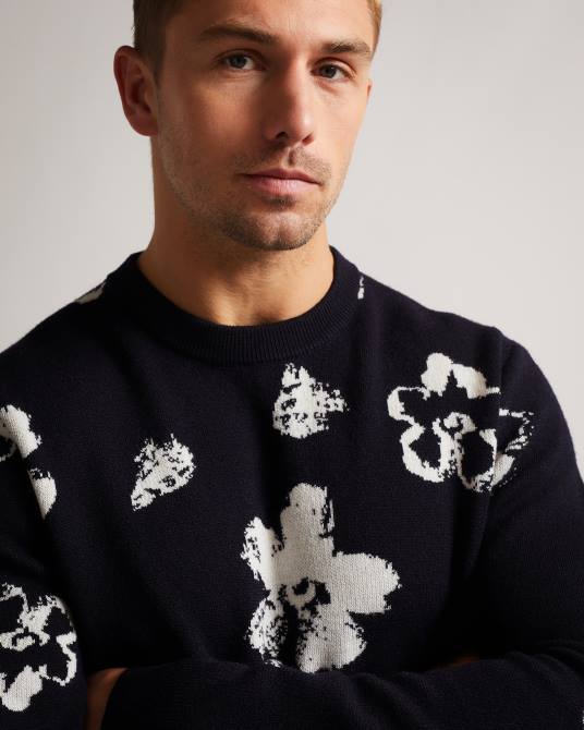 Ted Baker hombres 2ZFP1689 ropa Camiseta Sandsen de manga larga con estampado floral y cuello redondo azul marino oscuro