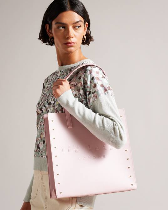 Ted Baker mujer 2ZFP688 bolsas bolso grande con icono de corazón y tachuelas Stedcon Rosa palido