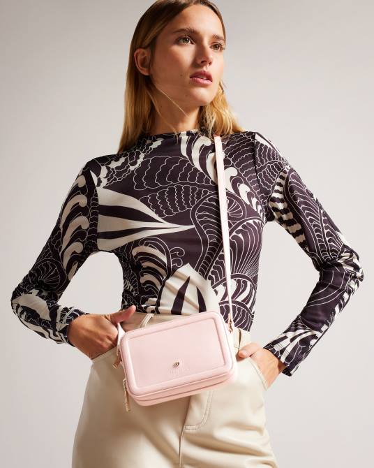 Ted Baker mujer 2ZFP683 bolsas bolso cámara pequeño stinah con apliques en forma de corazón Rosa palido