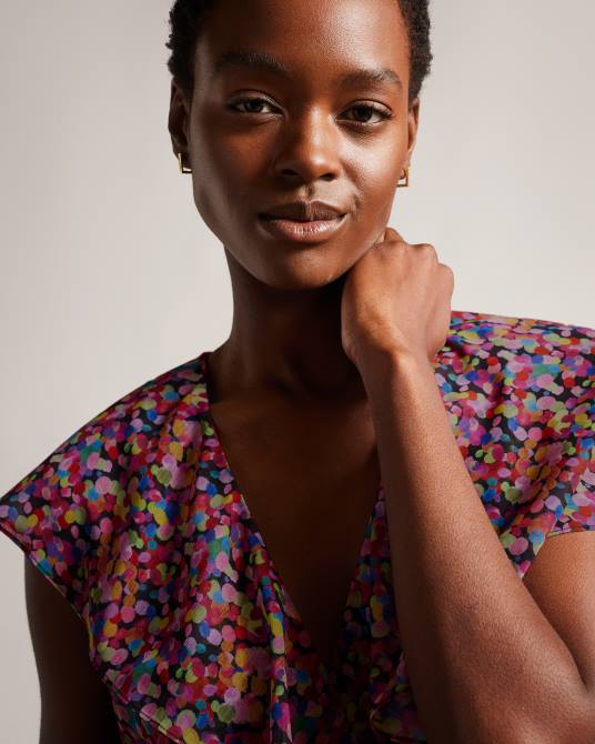 Ted Baker mujer 2ZFP221 ropa mono largo de pernera ancha con volantes en la parte delantera Surya negro