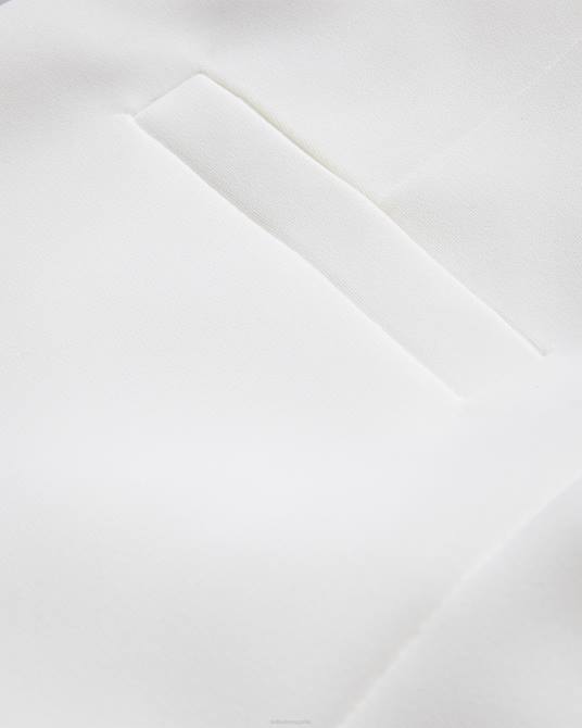 Ted Baker mujer 2ZFP268 ropa shorts llaylas de sarga con botones en relieve blanco