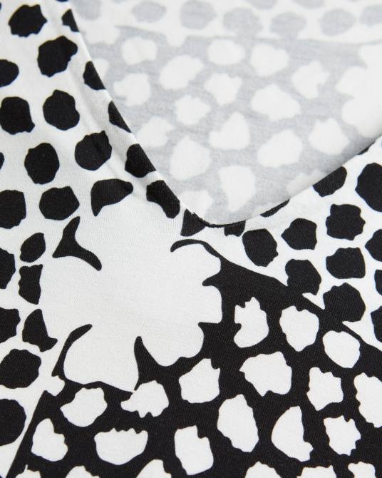 Ted Baker mujer 2ZFP489 ropa lucyz camiseta ajustada con cuello en V negro