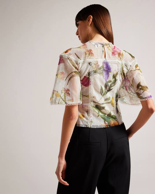 Ted Baker mujer 2ZFP230 ropa top arelln floral con cuello alto y detalles de encaje blanco