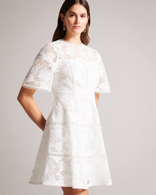 Ted Baker mujer 2ZFP140 ropa vestido mini de encaje con vuelo y corte lydiiha blanco