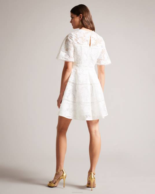 Ted Baker mujer 2ZFP140 ropa vestido mini de encaje con vuelo y corte lydiiha blanco